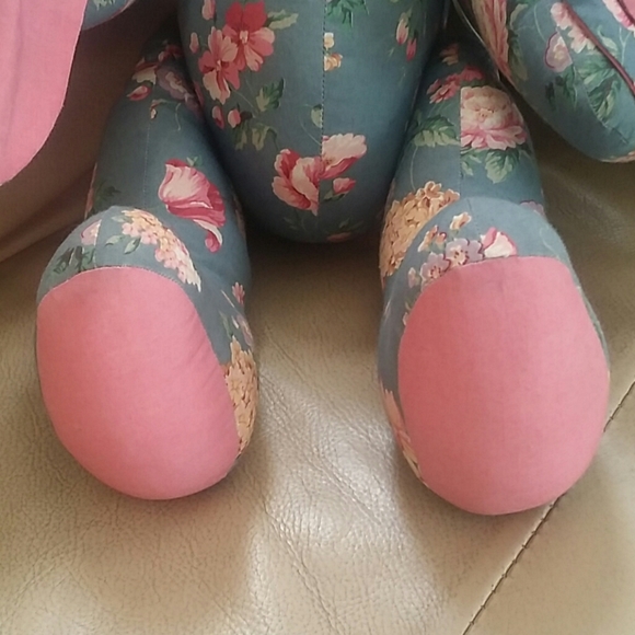 Stuffed Rabbit / Bunny made out of Material - Picture 3 of 5